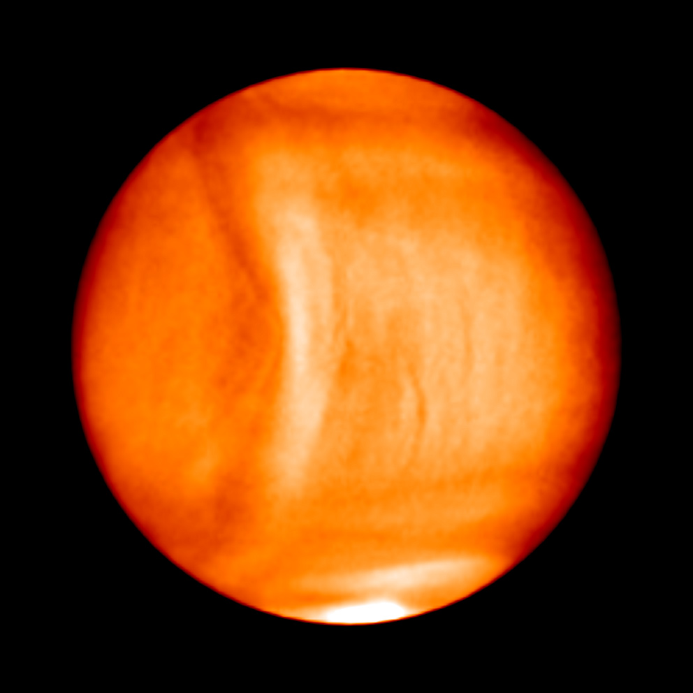 Giant Mystery Wave Spotted in Atmosphere of Venus